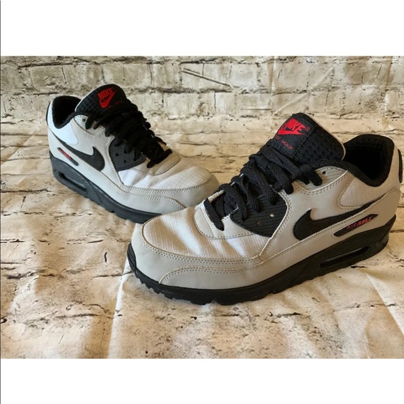 NIKE AIR MAX 90 ESSENTIAL WOLF GREY BLK 537384 049 NIKE AIR MAX 90 ESSENTIAL WOLF GREY BLK 537384 049